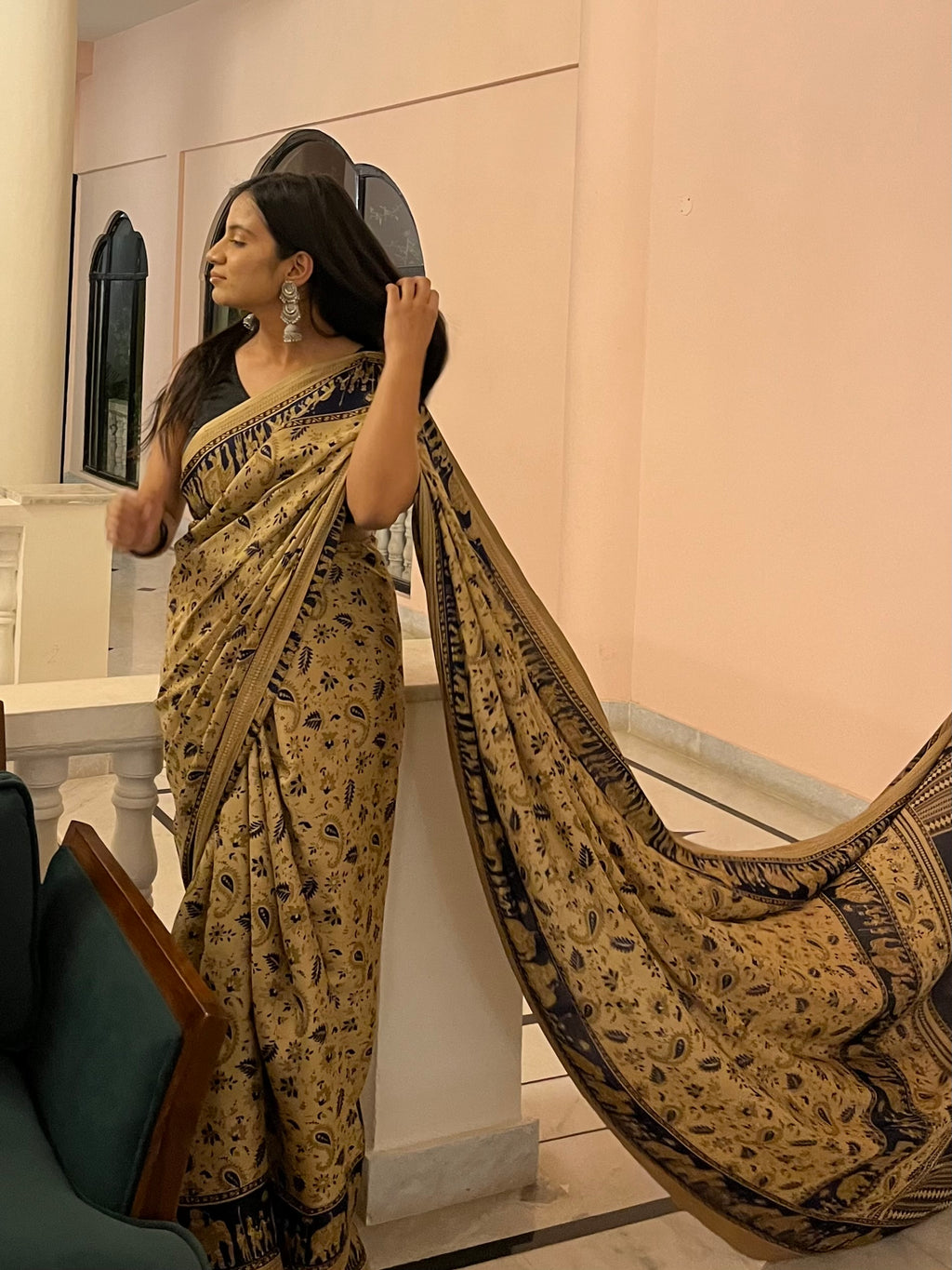 Sheesh Mahal – Ivory & Blue Printed Saree with Unstitched Blouse
